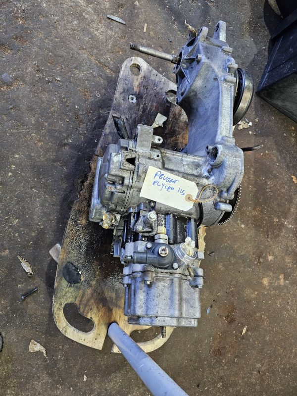 motor peugeot elyseo 125