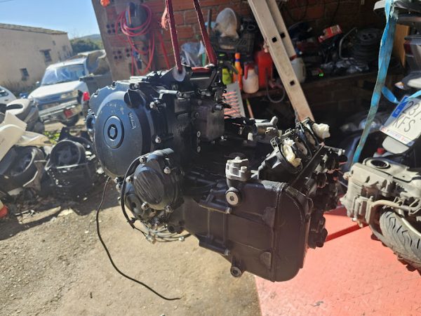 motor suzuki gsr 750 - Imagen 2