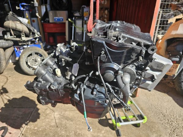 motor suzuki gsr 750 - Imagen 4