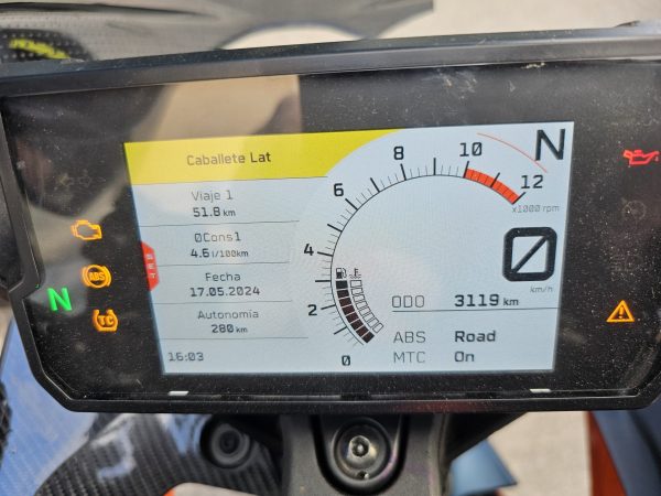 MOTOR KTM RC 390 2023