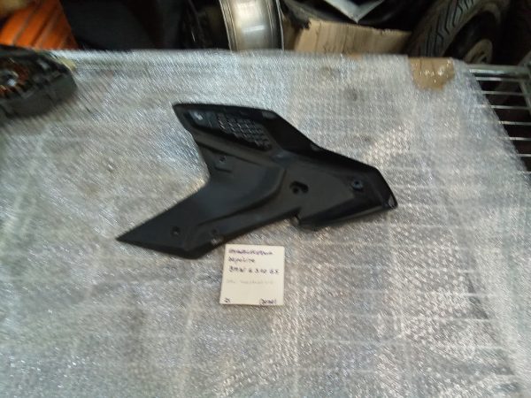 BMW G 310 GS TAPA EMBELLECEDOR DEPOSITO - Imagen 3