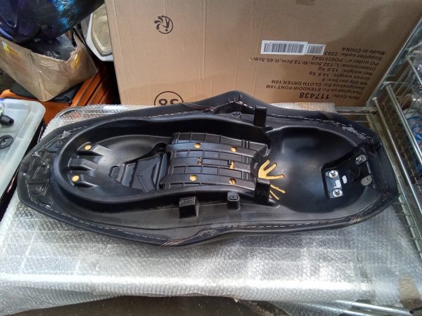 ASIENTO YAMAHA X MAX 125 - Imagen 3