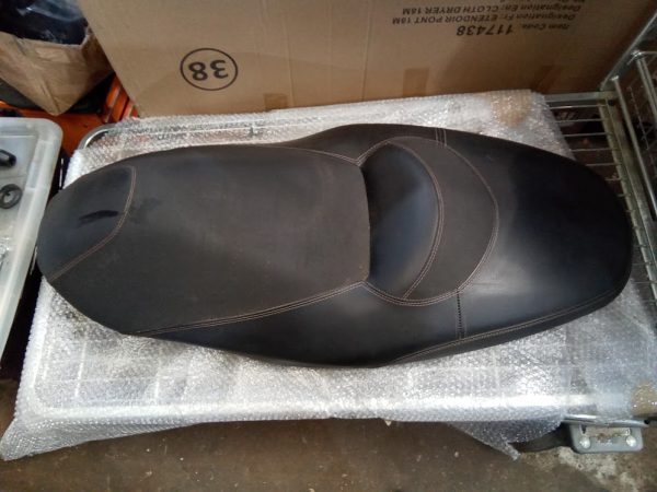 ASIENTO YAMAHA X MAX 125 - Imagen 6