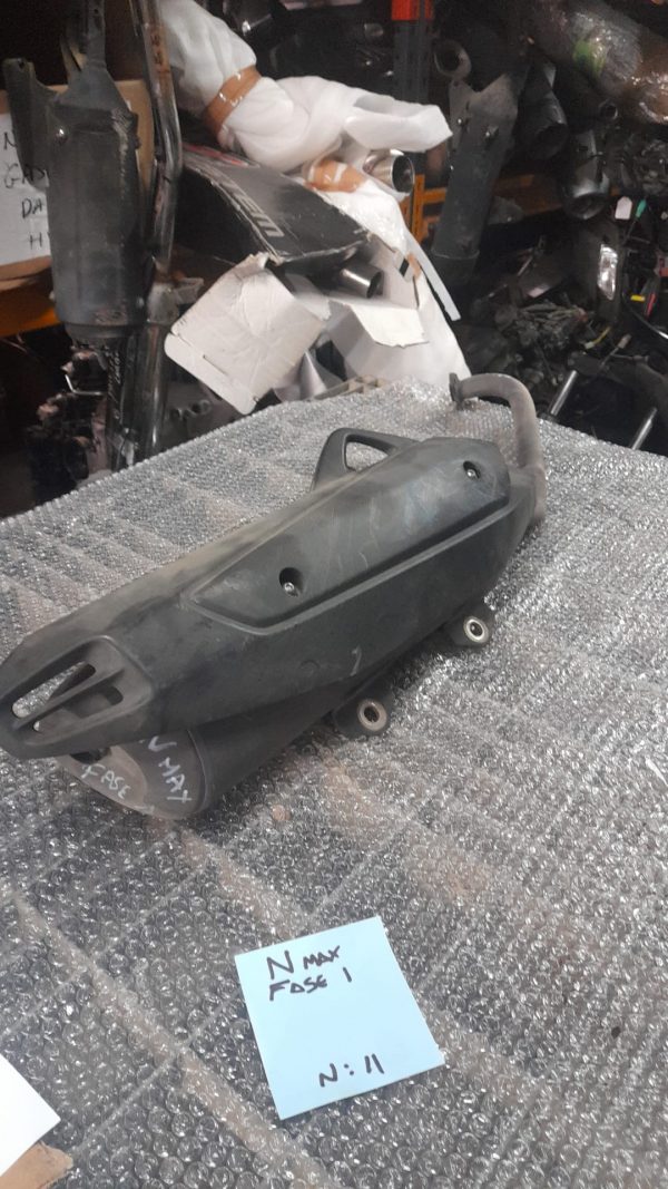 escape yamaha nmax 125