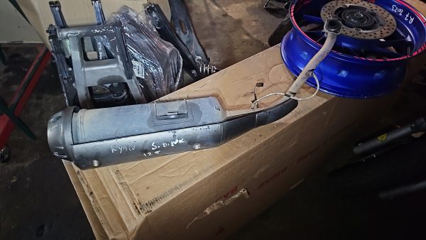 Escape kymco superdink 125 - Imagen 2