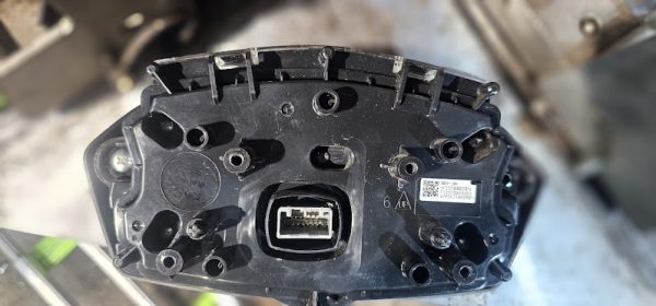 cuadro relojes cuenta km yamaha nmax 125 - Imagen 3