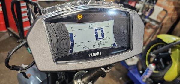 cuadro relojes cuenta km yamaha nmax 125 - Imagen 5