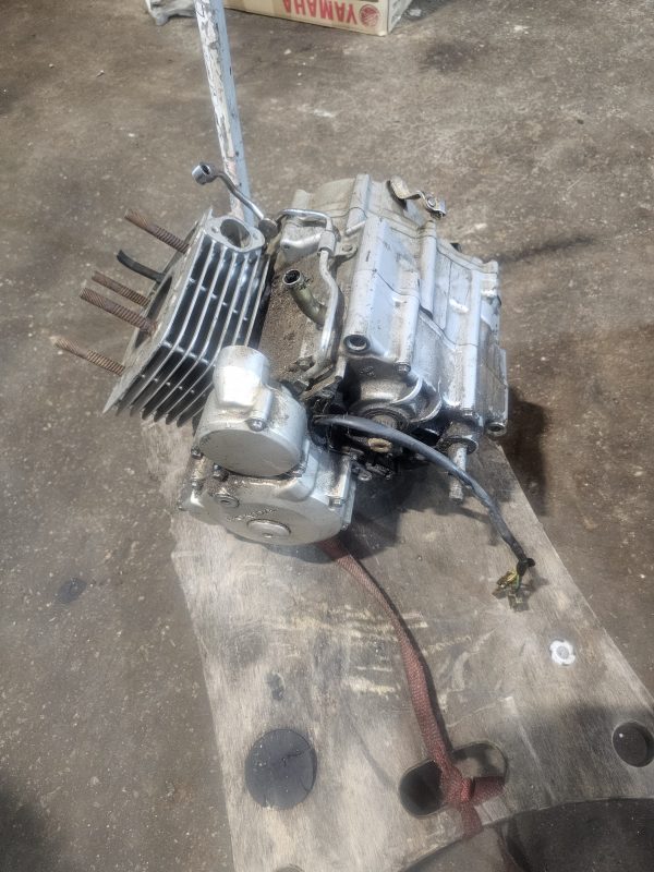 BLOQUE MOTOR HONDA CBF C250 - Imagen 3