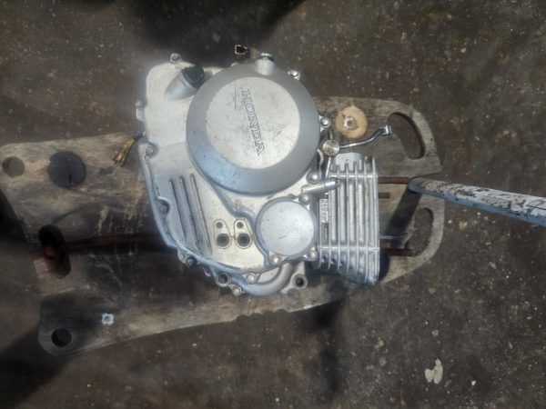 BLOQUE MOTOR HONDA CBF C250 - Imagen 4