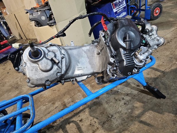 motor piaggio mp3 350