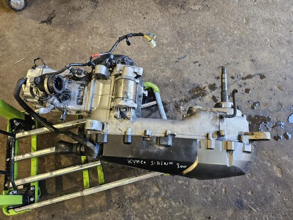 Motor kymco superdink 300