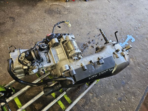 Motor kymco superdink 300