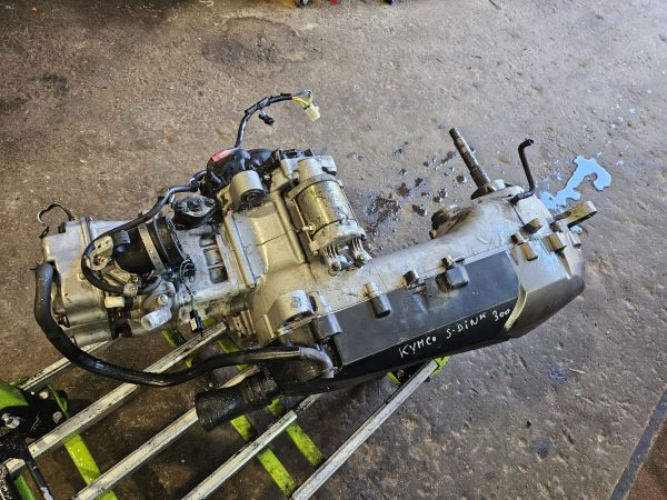 Motor kymco superdink 300