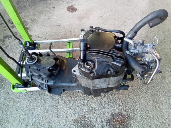 Motor honda forza 250