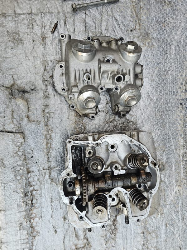 Culata honda dominator