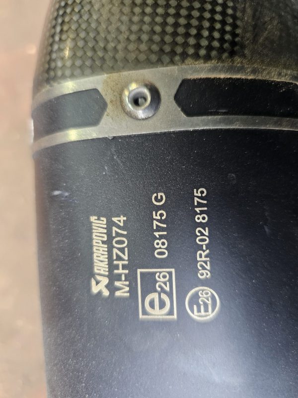 20250912_185238 Linia escape akrapovic yamaha mt125