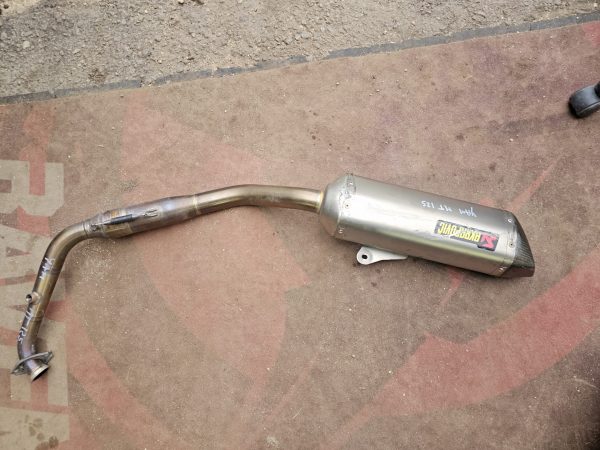 Escape akrapovic titanio yamaha mt125