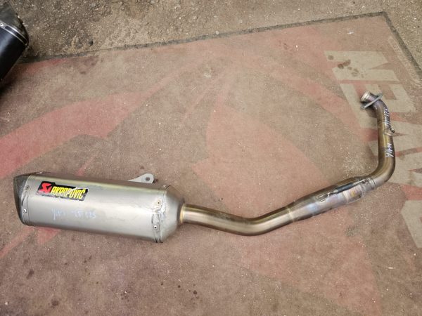 Escape akrapovic titanio yamaha mt125