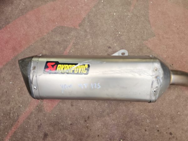 Escape akrapovic titanio yamaha mt125