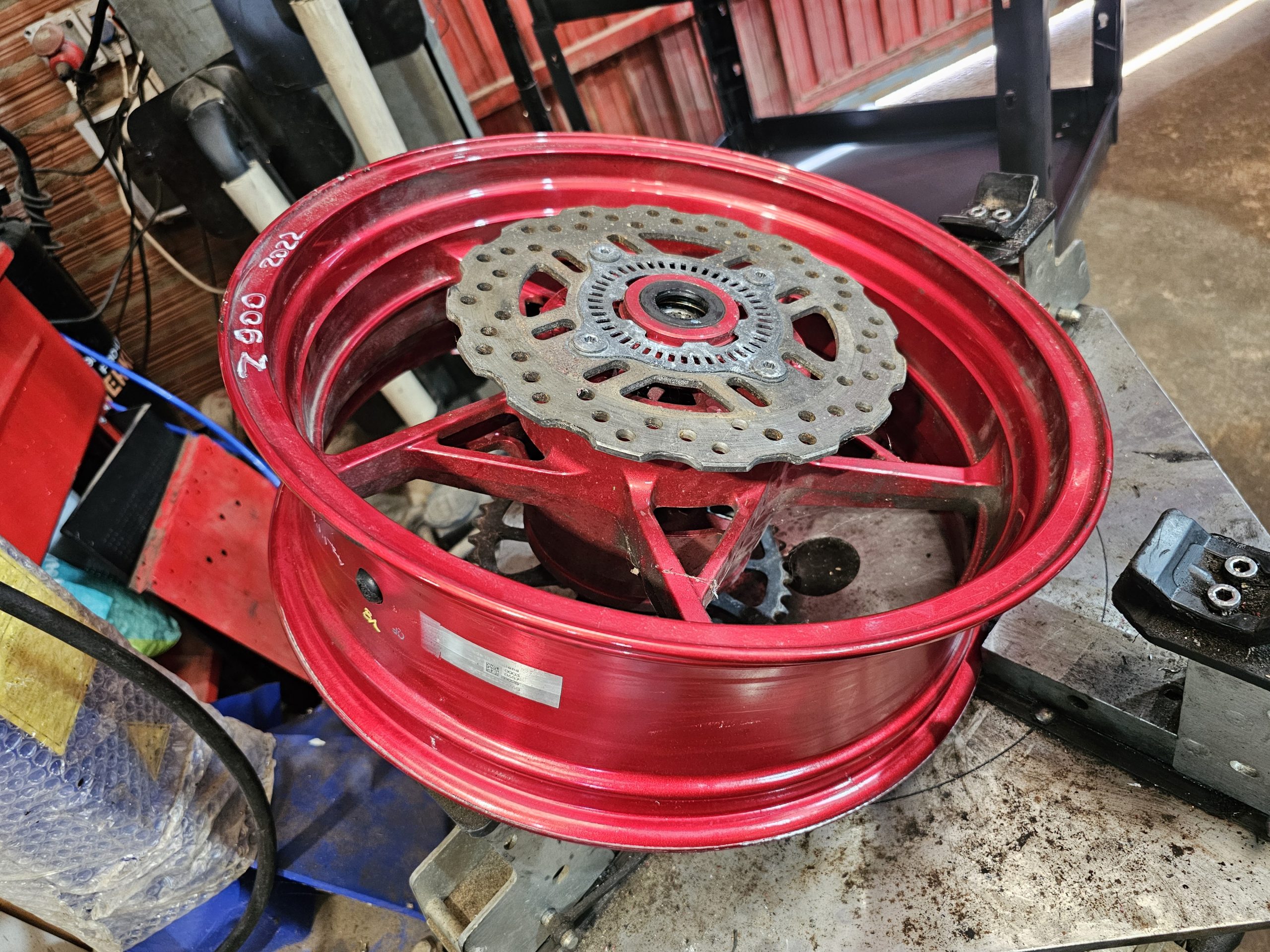 Llanta trasera kawasaki z900 - Imagen 10