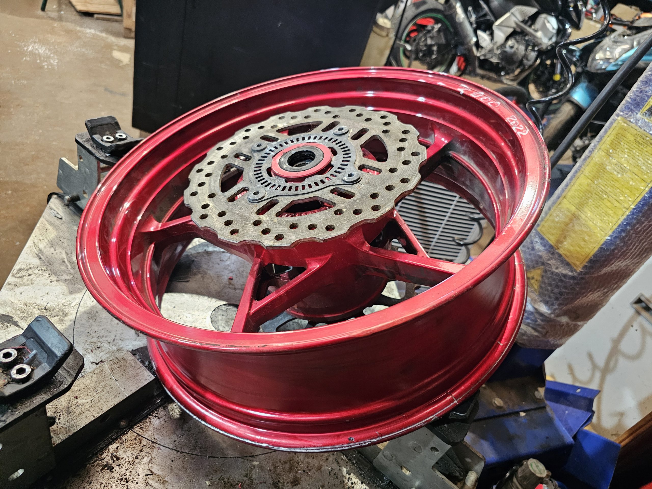 Llanta trasera kawasaki z900 - Imagen 8