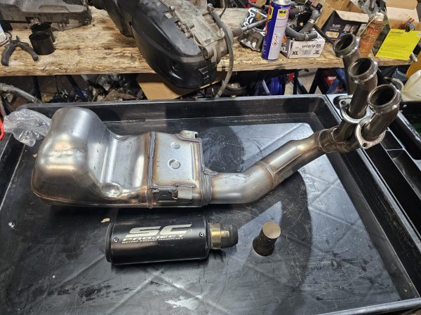 Escape completo colector y silencioso yamaha mt09