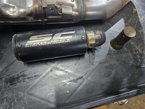 Escape completo colector y silencioso yamaha mt09