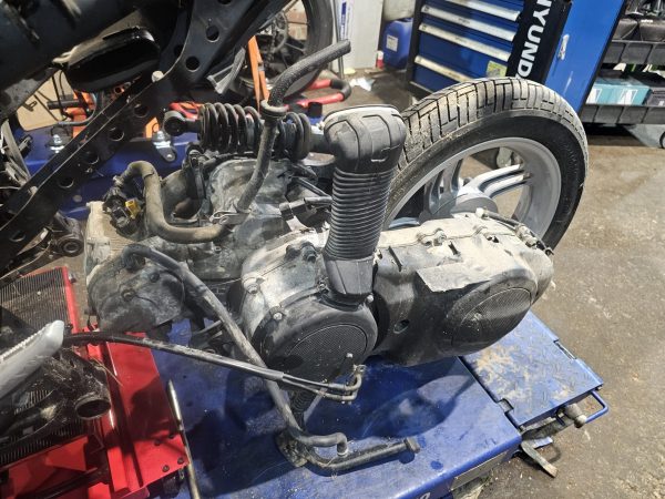 Motor yamaha xenter 125