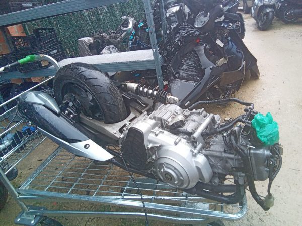 Motor kymco ak 550