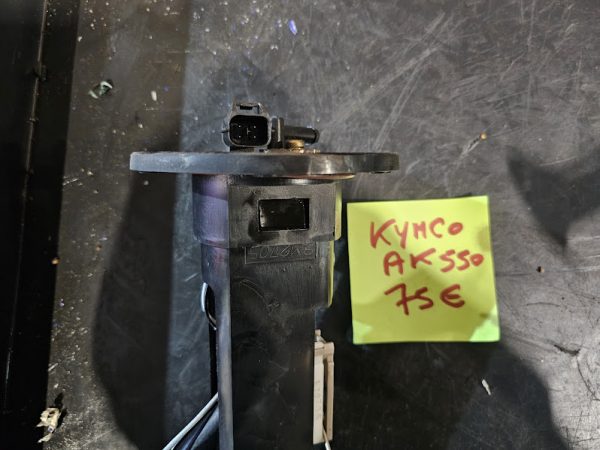 bomba gasolina kymco ak 550