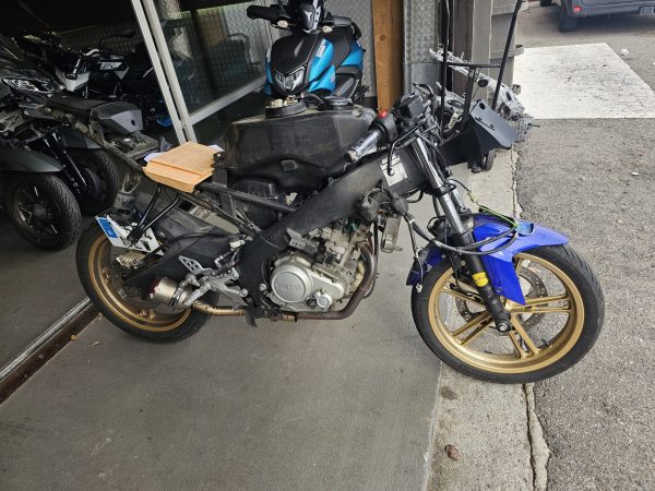 Motor yamaha yzfr 125