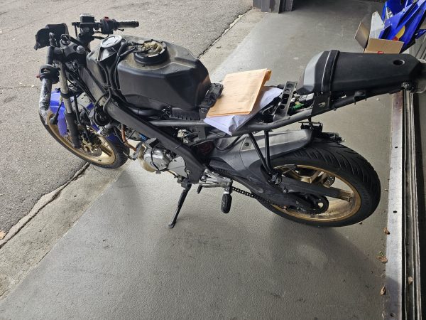 Motor yamaha yzfr 125