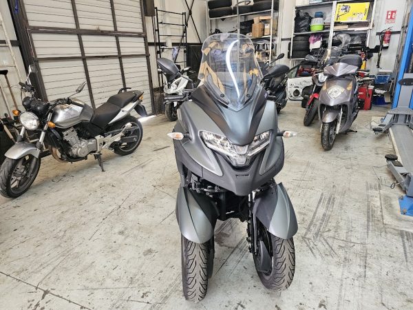 Yamaha tricity 300