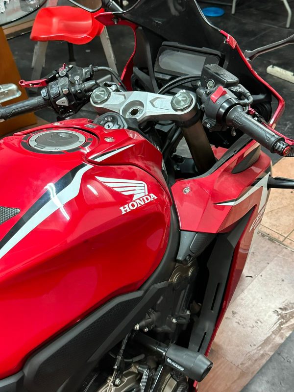 HONDA CBR650R SINIESTRADA