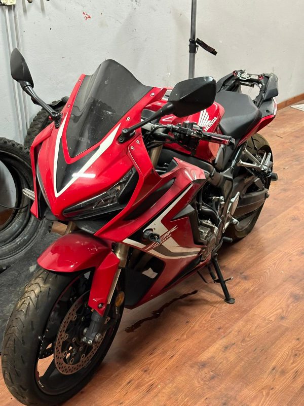 HONDA CBR650R SINIESTRADA