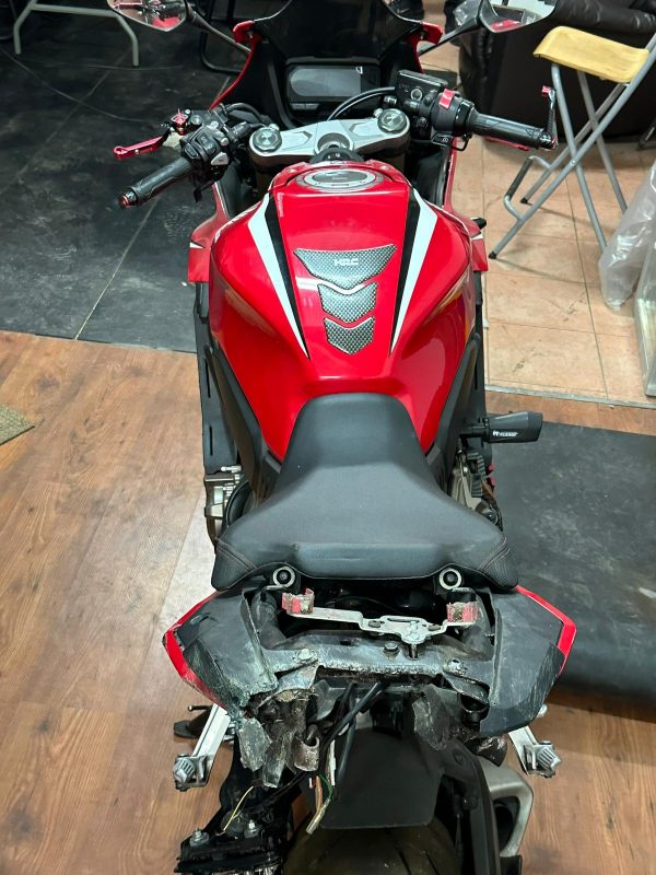 HONDA CBR650R SINIESTRADA