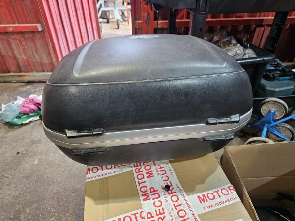 Baul givi con soporte yamaha majesty 400