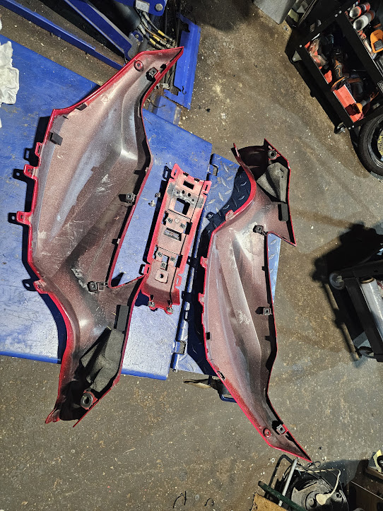 3 TAPAS DEPOSITO YAMAHA MT07