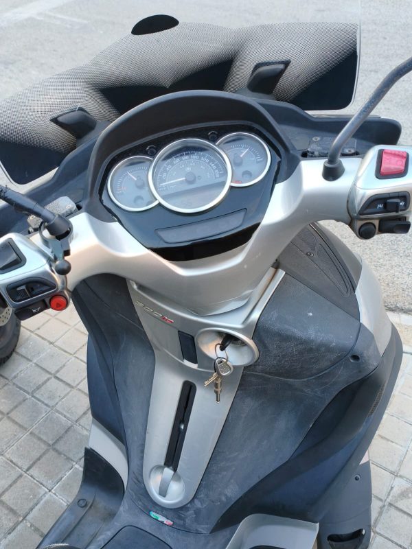 PIAGGIO MP3 YOURBAN 300