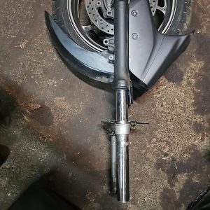 Tija inferior + llanta delantera tmax530