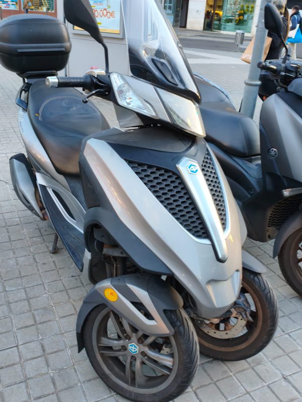 PIAGGIO MP3 YOURBAN 300