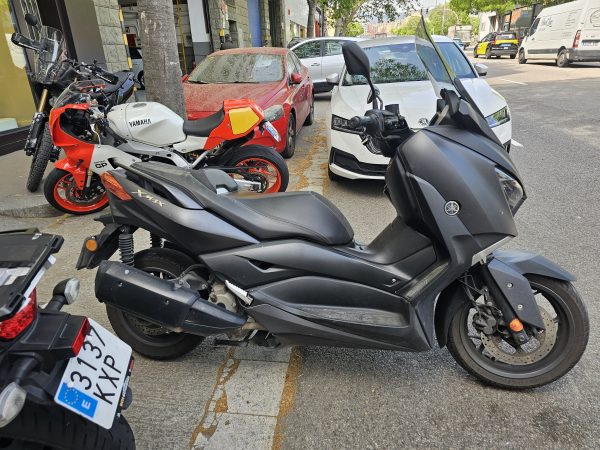 Yamaha xmax 300