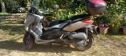 YAMAHA XMAX 125