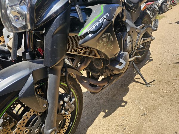 Kawasaki er6n siniestrada