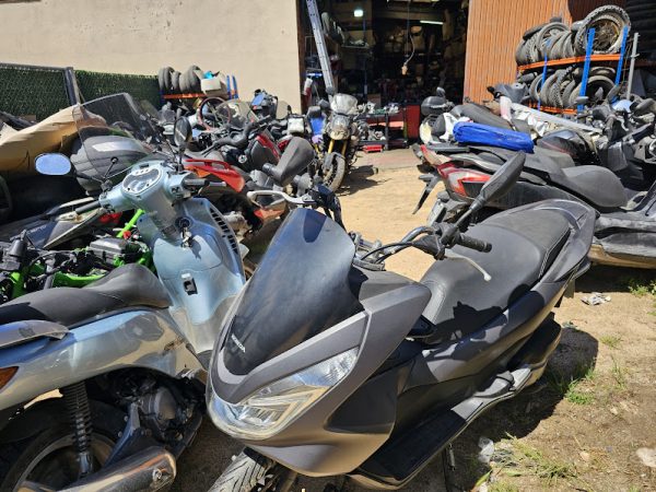 HONDA PCX 125 GOLPE FRONTAL MUY LEVE