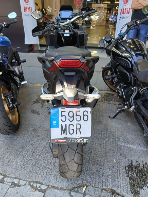 22541275-47f6-45f6-85d7-fe1f8072b5ac honda xadv 750