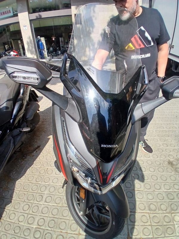 8f15463e-0c64-443b-a557-4a0dfe94d623 honda pcx 125
